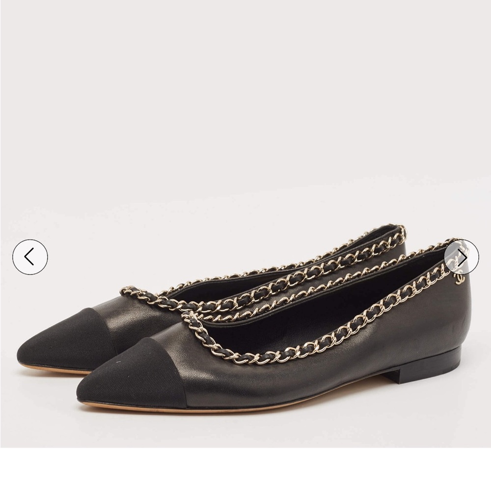 CHANEL Black Flats with Chain Detail